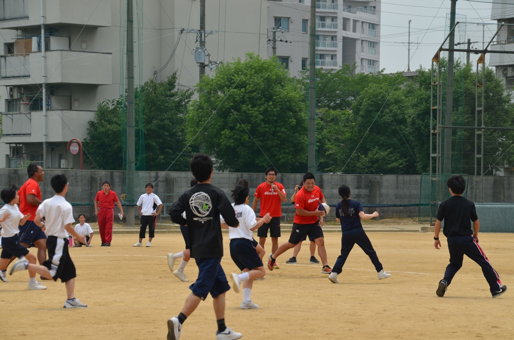 2015年6月15日 トップアスリート「夢・授業」に参加（大阪市立茨田中学校） 2015年度 社会貢献活動・イベント フォト