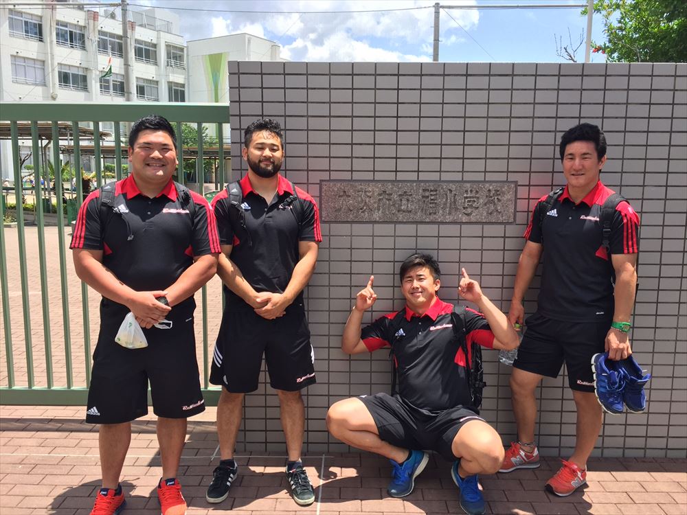 レッドハリケーンズ選手が大阪市立福小学校で「夢・授業」を行いました。