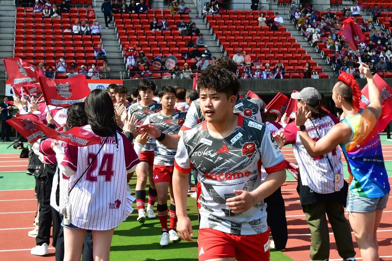 【リーグワン2024-25第9節】選手入場.jpg
